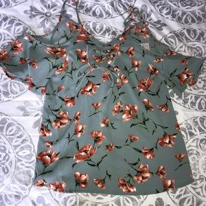 Flowy floral top with shoulders cut out!